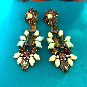 Stella and Dot Melanie Chandelier convertible Earrings
Green/cream 3”